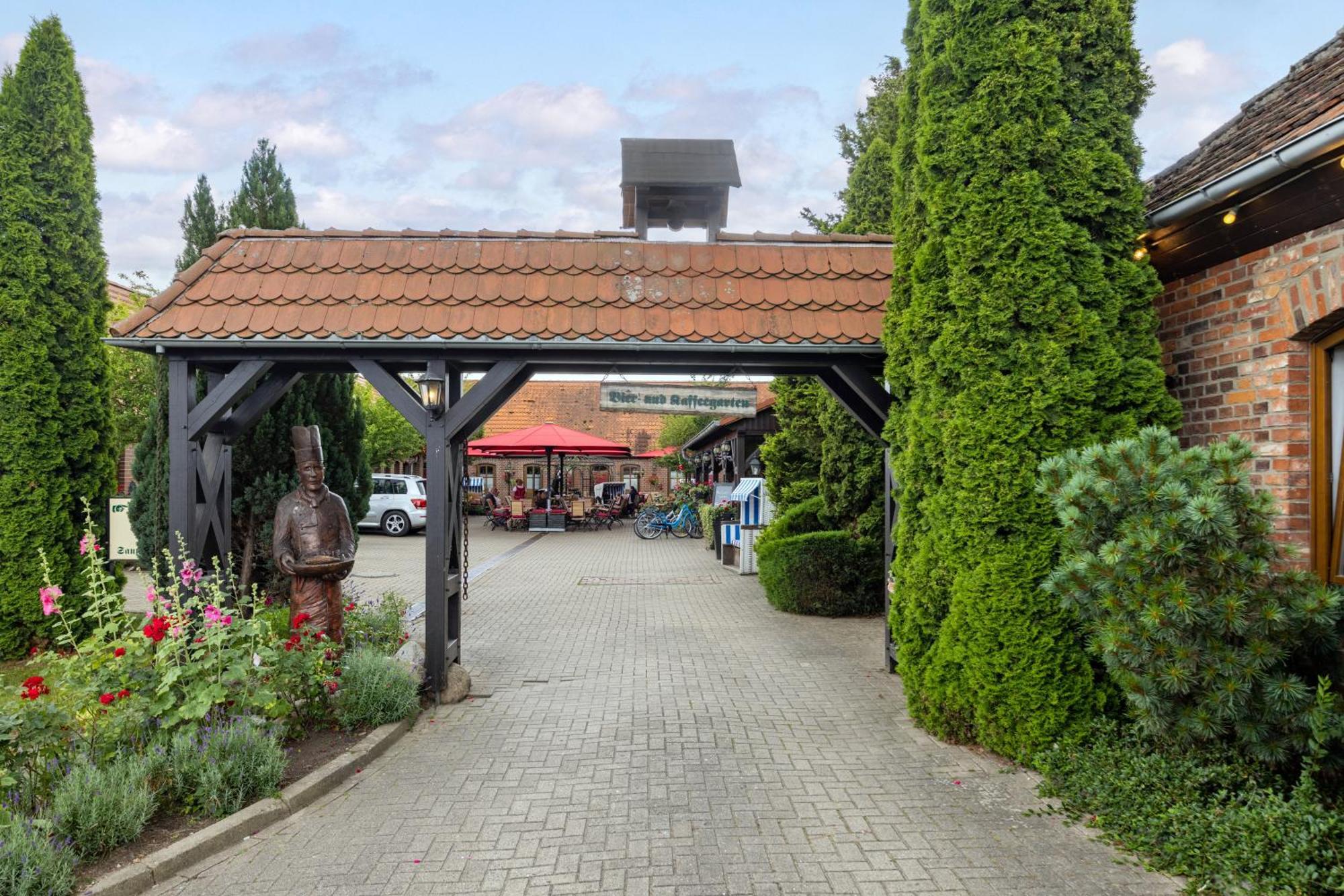 Landhotel Zur Schmiede Göhren-Lebbin Exterior foto